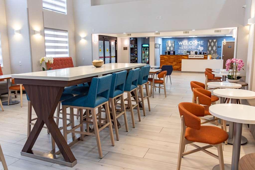 Hampton Inn & Suites Denton Restaurant photo