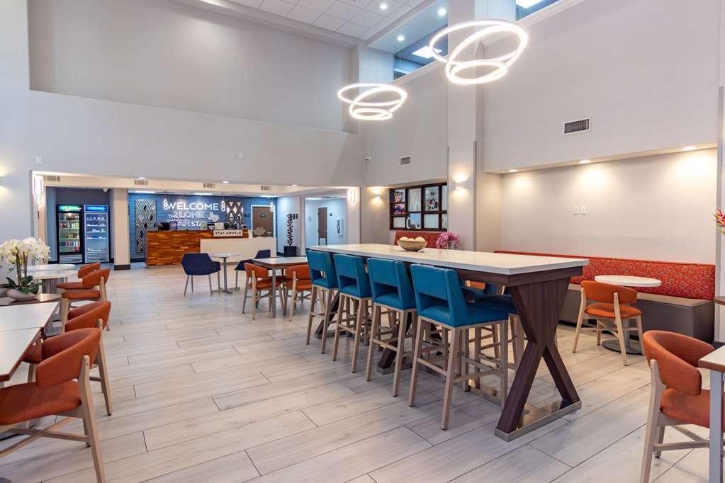 Hampton Inn & Suites Denton Restaurant photo